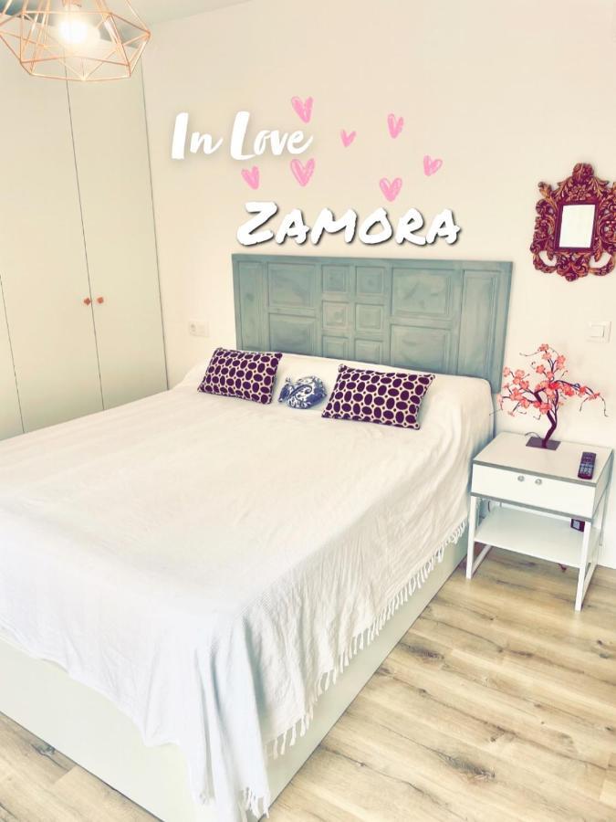 In Love Zamora Buitenkant foto